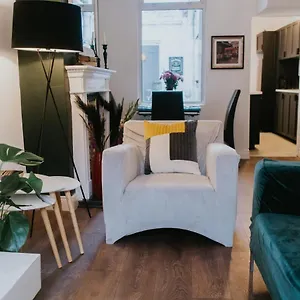  Holiday home Contemporary Townhouse