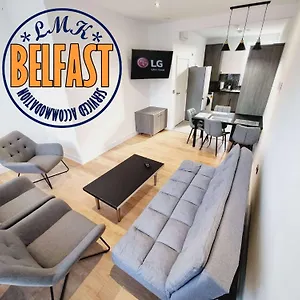  Apartment Lmk, 2 Bedroom Apartment, With Roof Terrace, Free Parking, Ev Charger, Great Location.