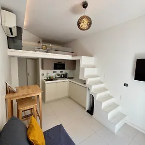 studio-neuf-au-cur-du-carr-dor-rue-dalpozzo-150-mtres.fr-provencehotel.com/